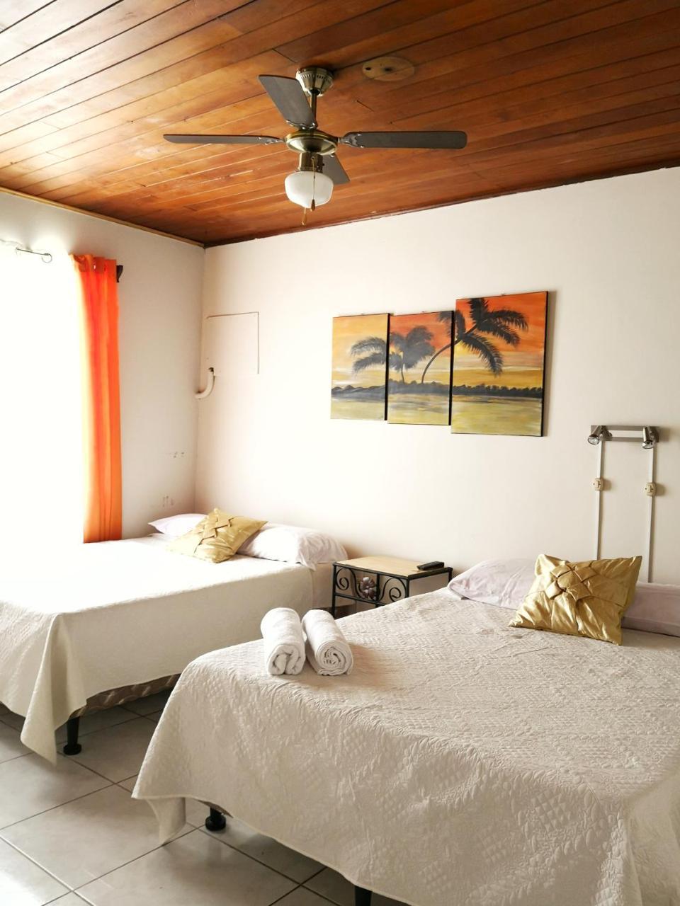 Bed and Breakfast Vida Tropical à Alajuela Extérieur photo