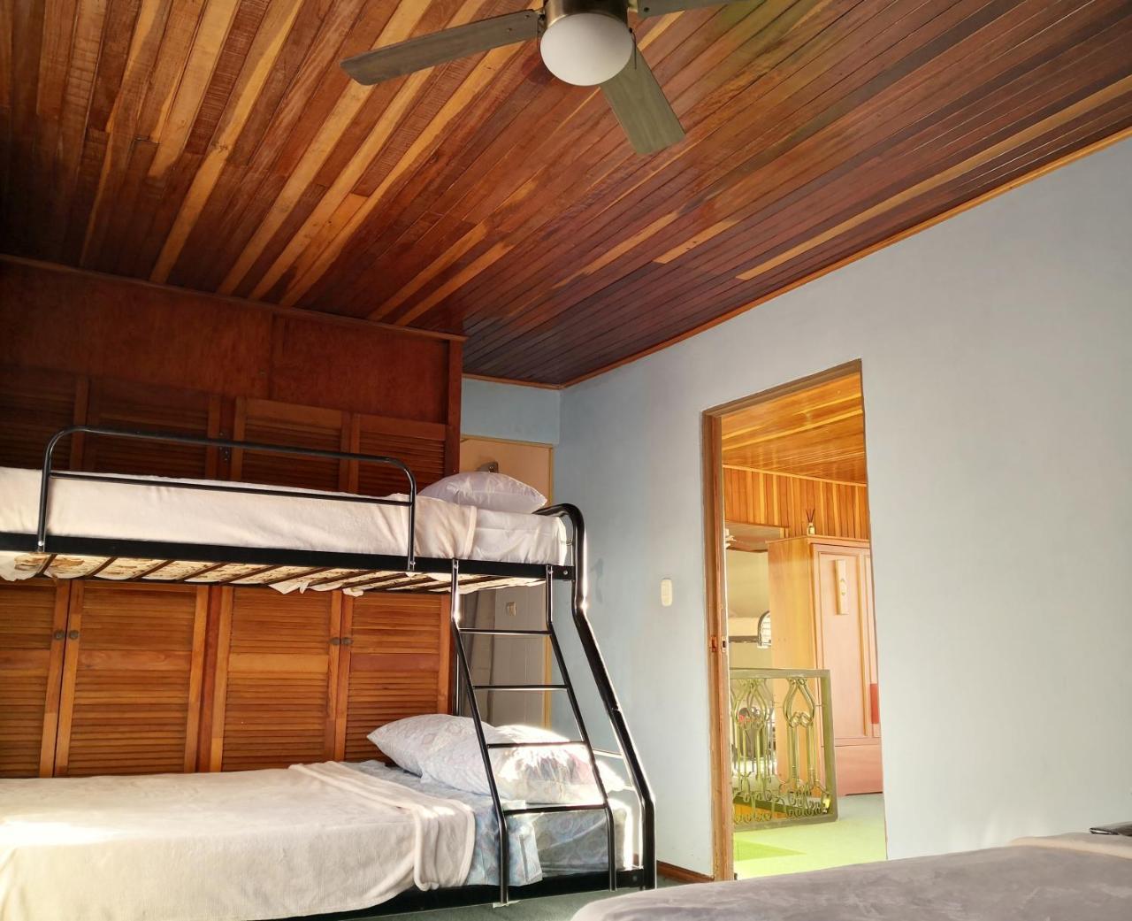 Bed and Breakfast Vida Tropical à Alajuela Extérieur photo