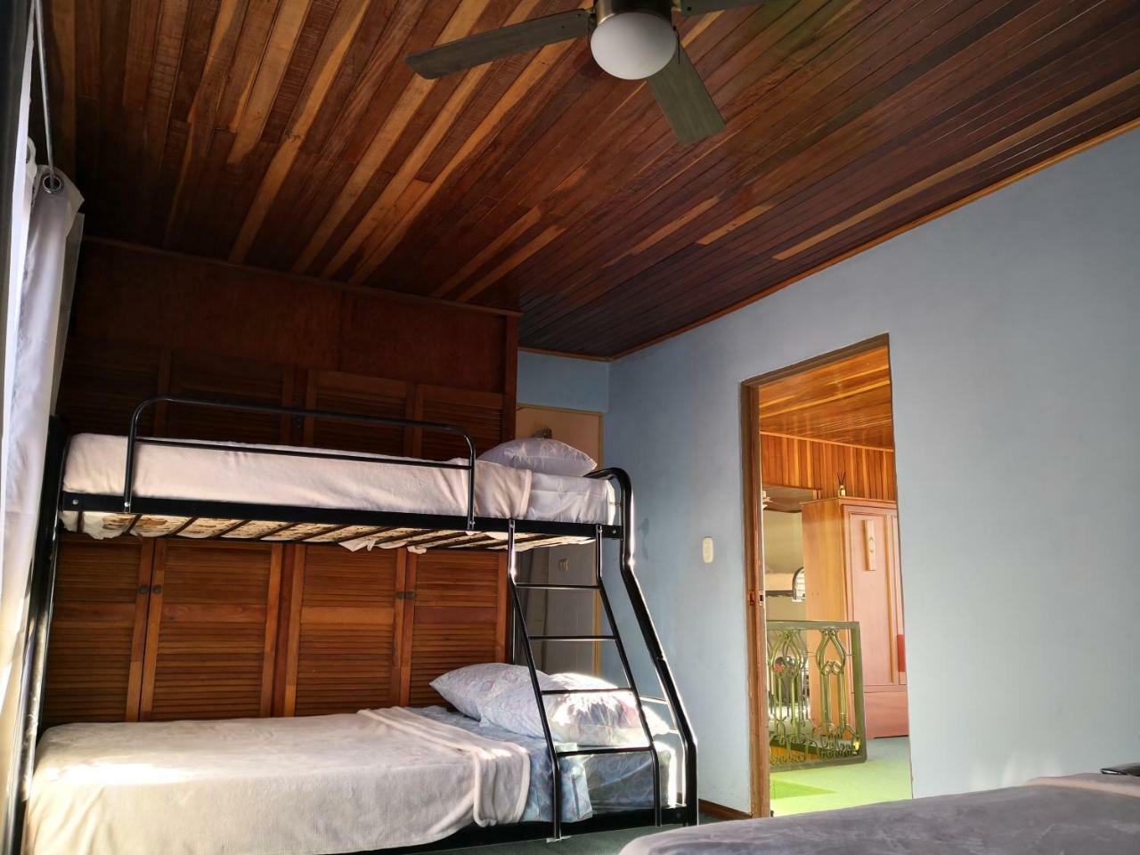 Bed and Breakfast Vida Tropical à Alajuela Extérieur photo
